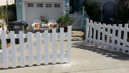 scalloped picket driveway gates